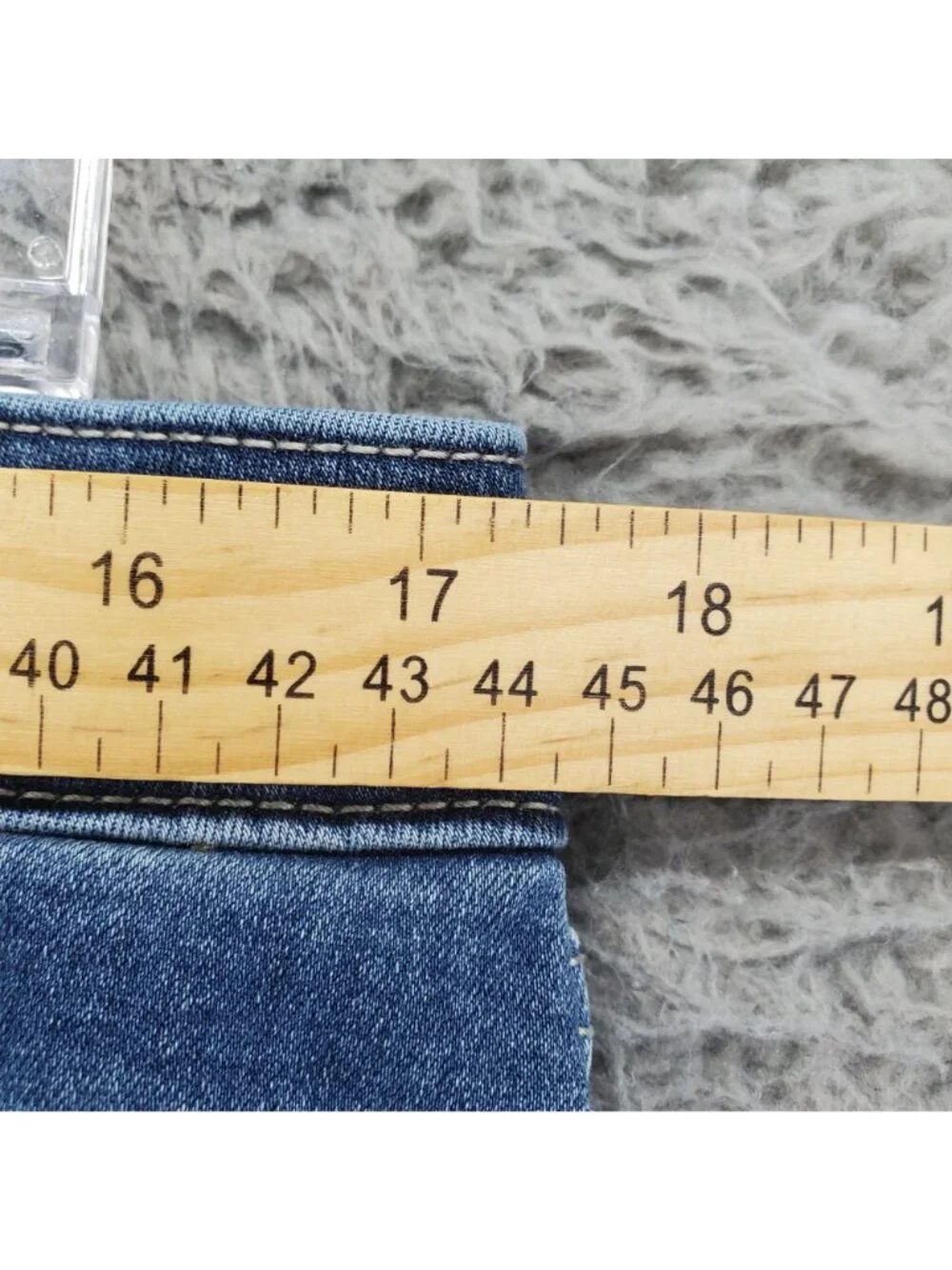 APT. 9 Shorts Womens Size 14 Blue Denim Cuffed Stretchable Jorts *Read*